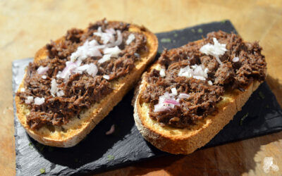 Tartines de rillettes de joue de bœuf