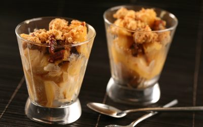 Crumble de pommes Ariane et amandes, noix de pécan au caramel