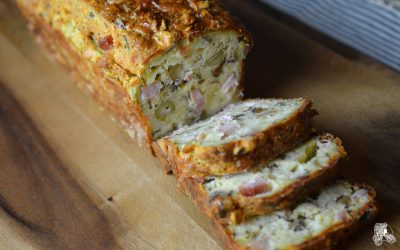 Cake jambon, olives, comté et noisettes