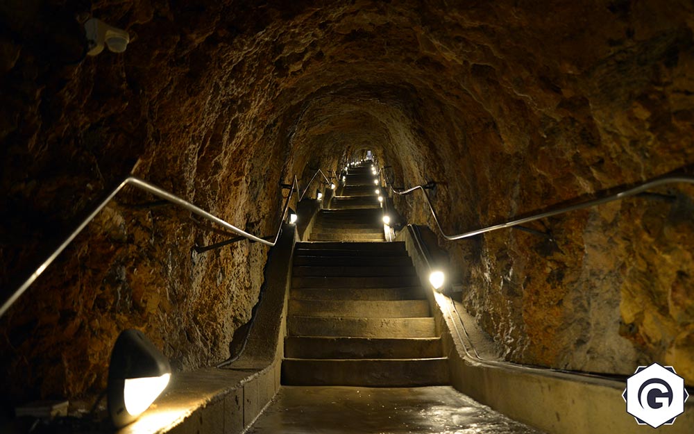 Escaliers grotte de l'Aven d'Orgnac