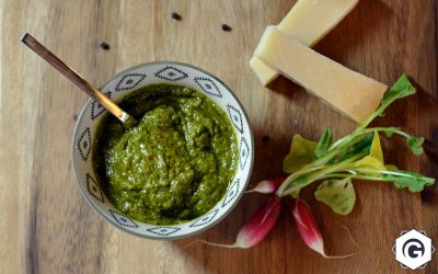 Pesto de fanes de radis au parmesan et tomates séchées