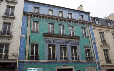 Le siège de la Société Française des Eaux Minérales à Paris 9