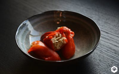 Piments de piquillo farcis à la purée et ail noir