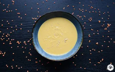 Velouté de patates douces, lentilles corail et crème de coco