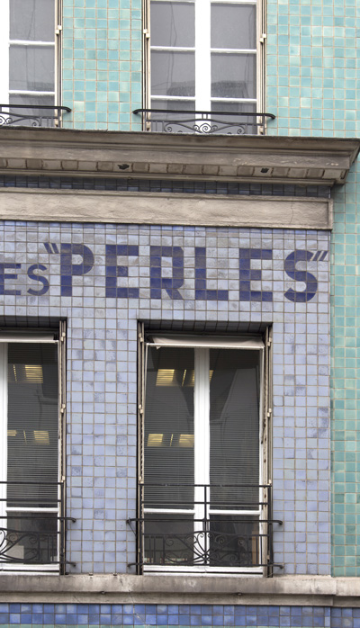 Détails Facade Vals Sources Perles Paris