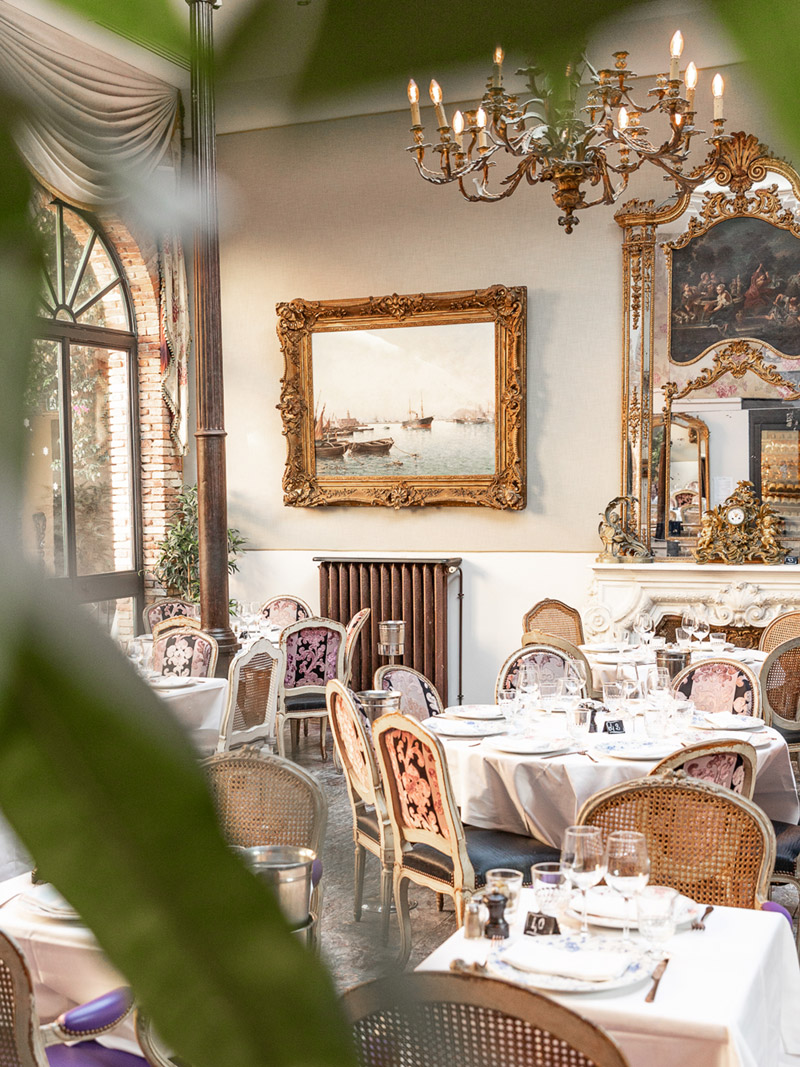 Salle du Restaurant la Grotte à Marseille