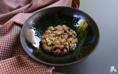 Tartare de veau à l’ail noir